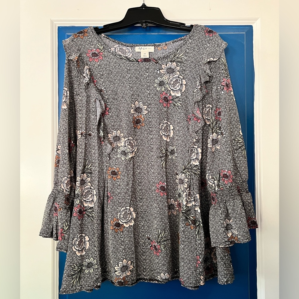 Women’s flower shirt
